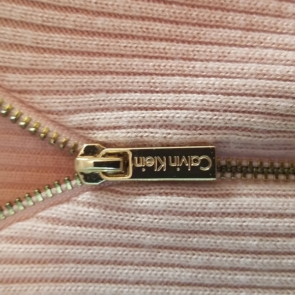 🎀 CALVIN KLEIN SWEATER 🎀 - Picture 5 of 6